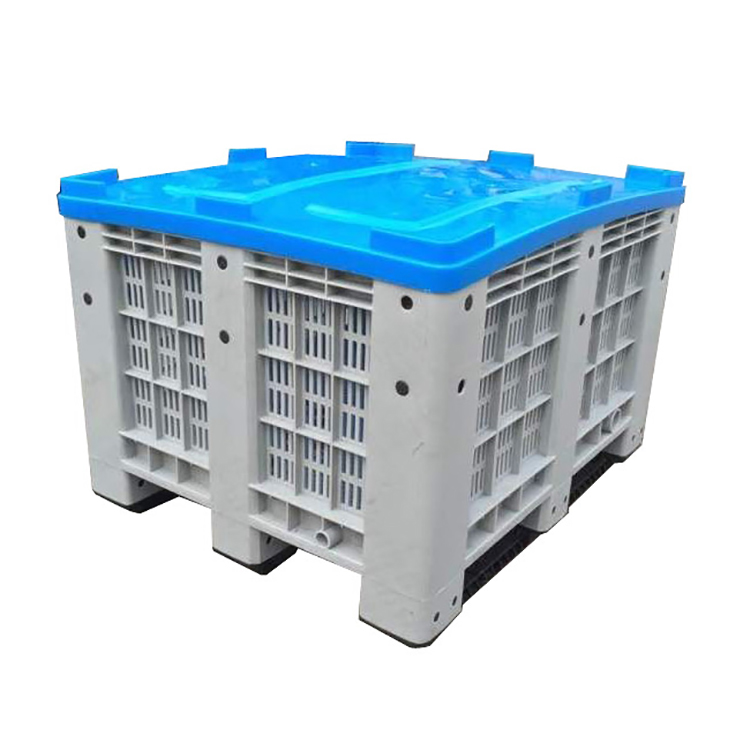 Ventilated plastic pallet box with lid