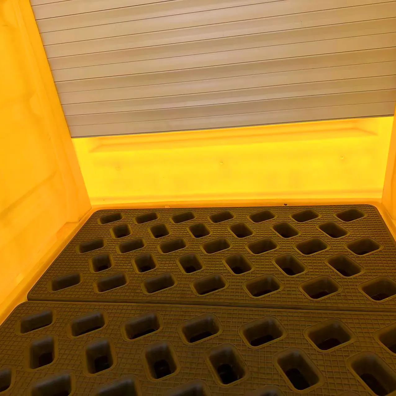 HDEP Roll-up Door 4 Drum Depot - Image 4