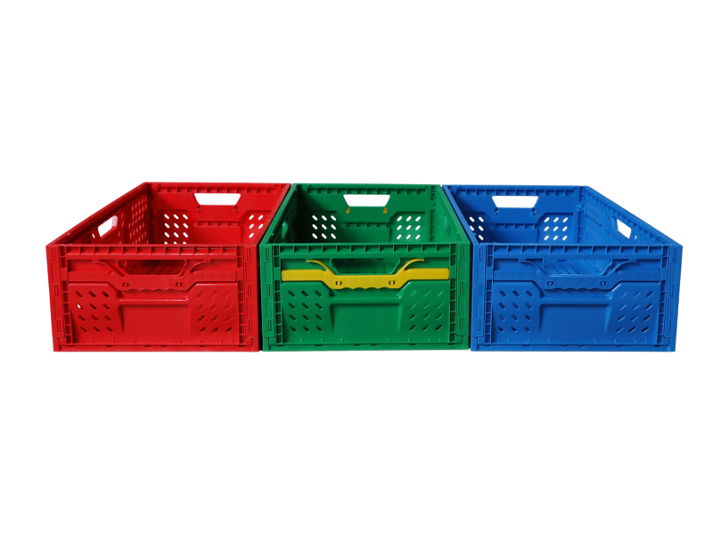 Colorful plastic crates with customizable material and appearance, meeting diverse needs.